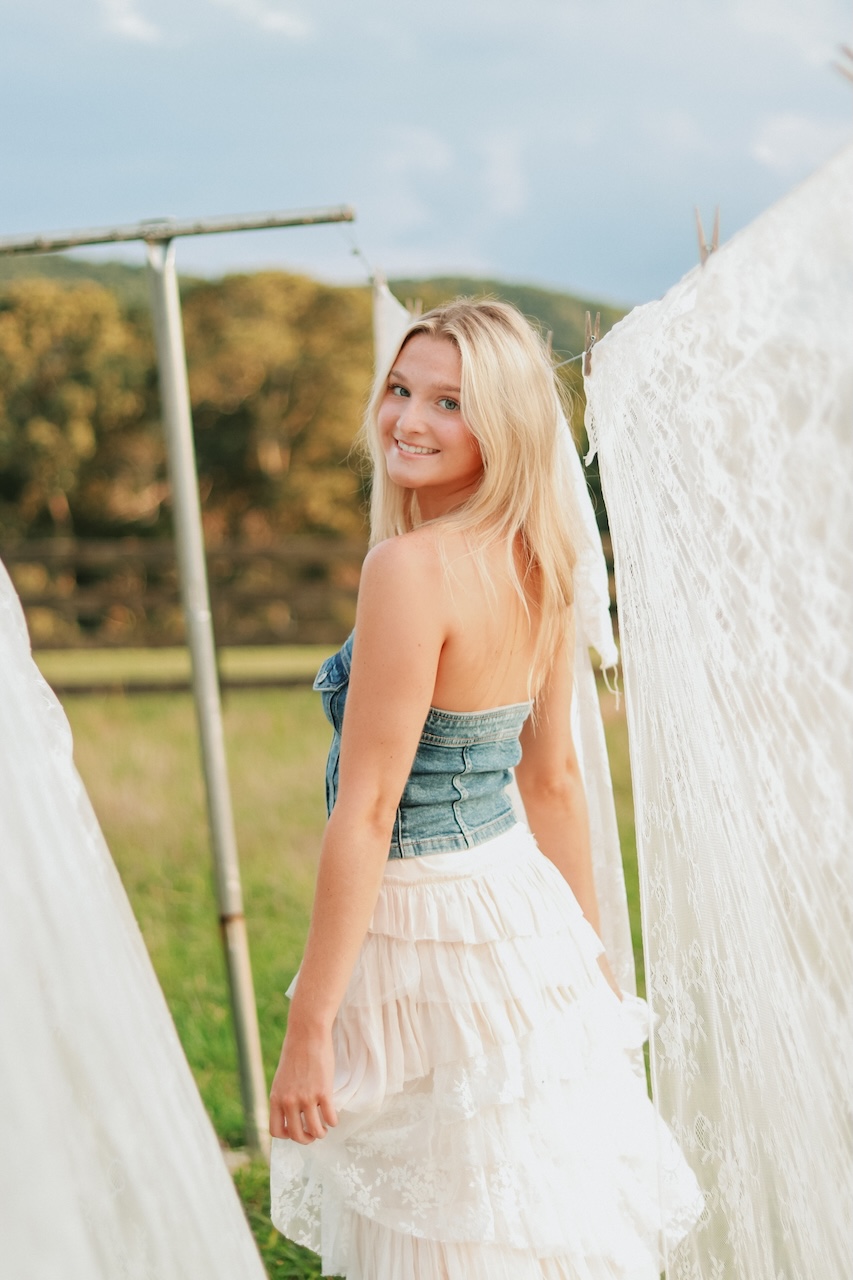 Senior portrait session - natural outdoor lighting